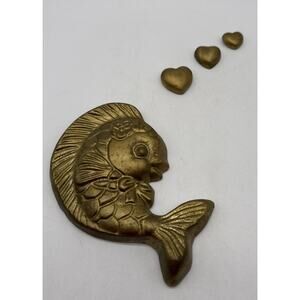 Chalkware Anthropomorphic Fish Wall Plaque Kitschy Gold 3 Heart Bubbles Patina